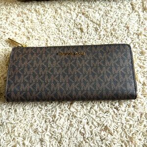 Michael Kors wallet